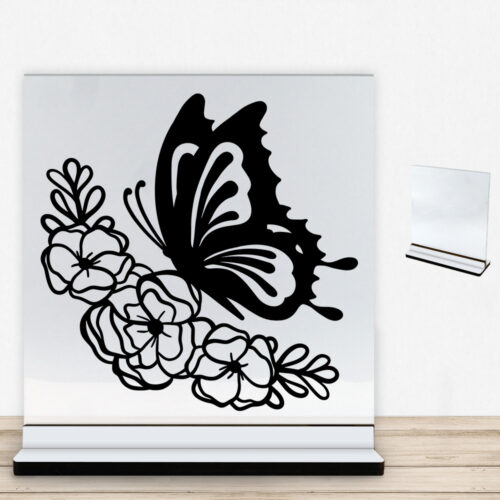 Butterfly with flowers design 1 | Glasskilt inkl. fod med farvet overflade