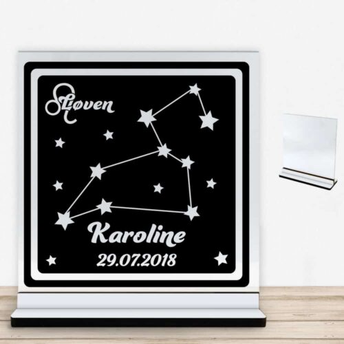 Stjernetegn "look at the stars" - Løven | Glasskilt inkl. fod med farvet overflade