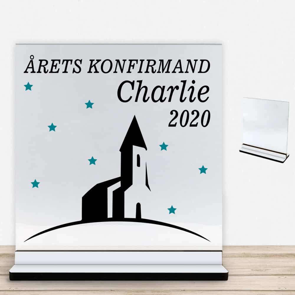 Konfirmation design 16 | Glasskilt inkl. fod med farvet overflade