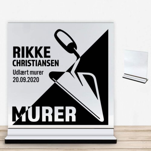 Udlært murer design 1 | Glasskilt inkl. fod med farvet overflade