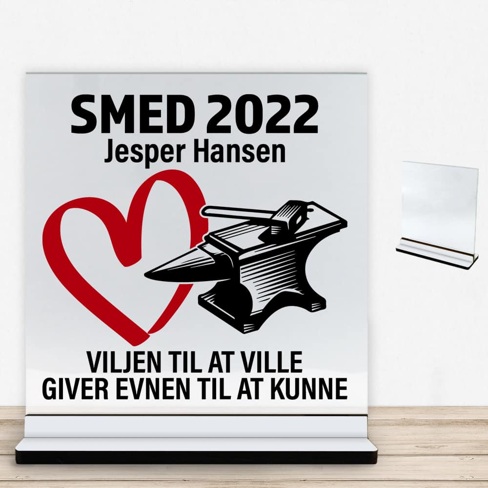 Smed #1 | Glasskilt inkl. fod med farvet overflade