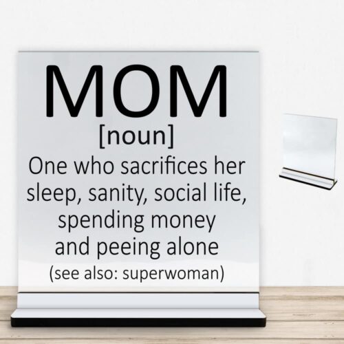 Mom [noun] | Glasskilt inkl. fod med farvet overflade