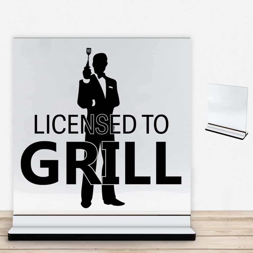 Licensed to grill | Glasskilt inkl. fod med farvet overflade