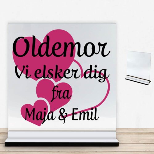 Alternative view of Oldemor jeg elsker dig m. hjerter | Glasskilt inkl. fod med farvet overflade