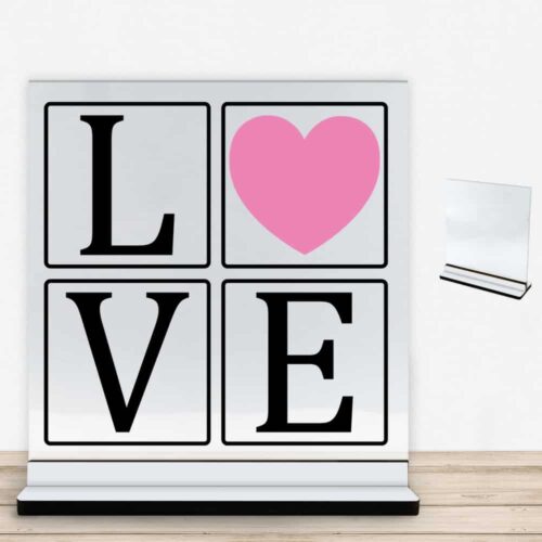 Love | Glasskilt inkl. fod med farvet overflade