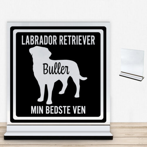 MyPets Labrador Retriever | Glasskilt inkl. fod med farvet overflade