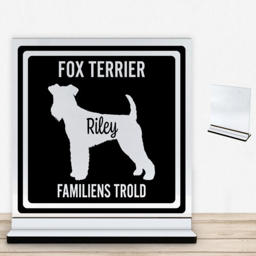 MyPets Fox Terrier | Glasskilt inkl. fod med farvet overflade