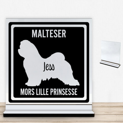 MyPets Malteser | Glasskilt inkl. fod med farvet overflade