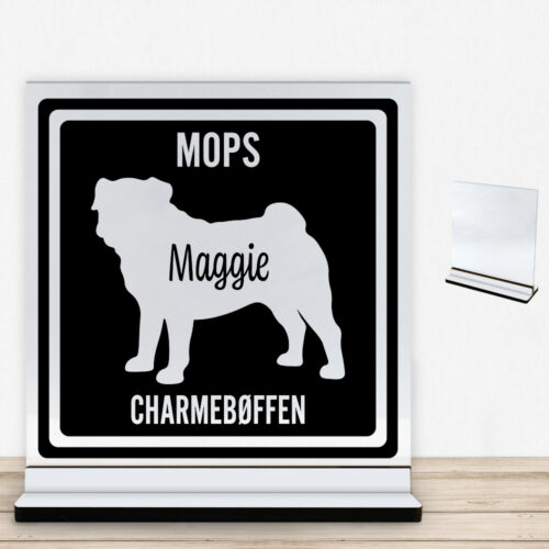 MyPets Mops | Glasskilt inkl. fod med farvet overflade