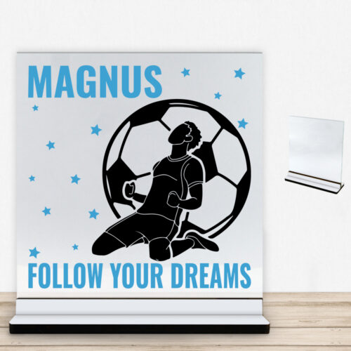 Follow Your Dreams Fodbold #2 | Glasskilt inkl. fod med farvet overflade