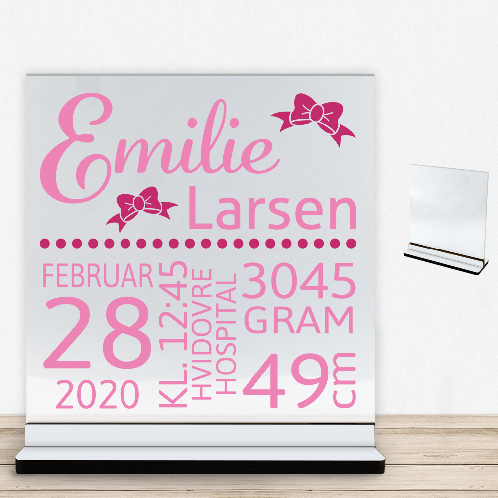 Fødselstavle design 1 | Glasskilt inkl. fod med farvet overflade