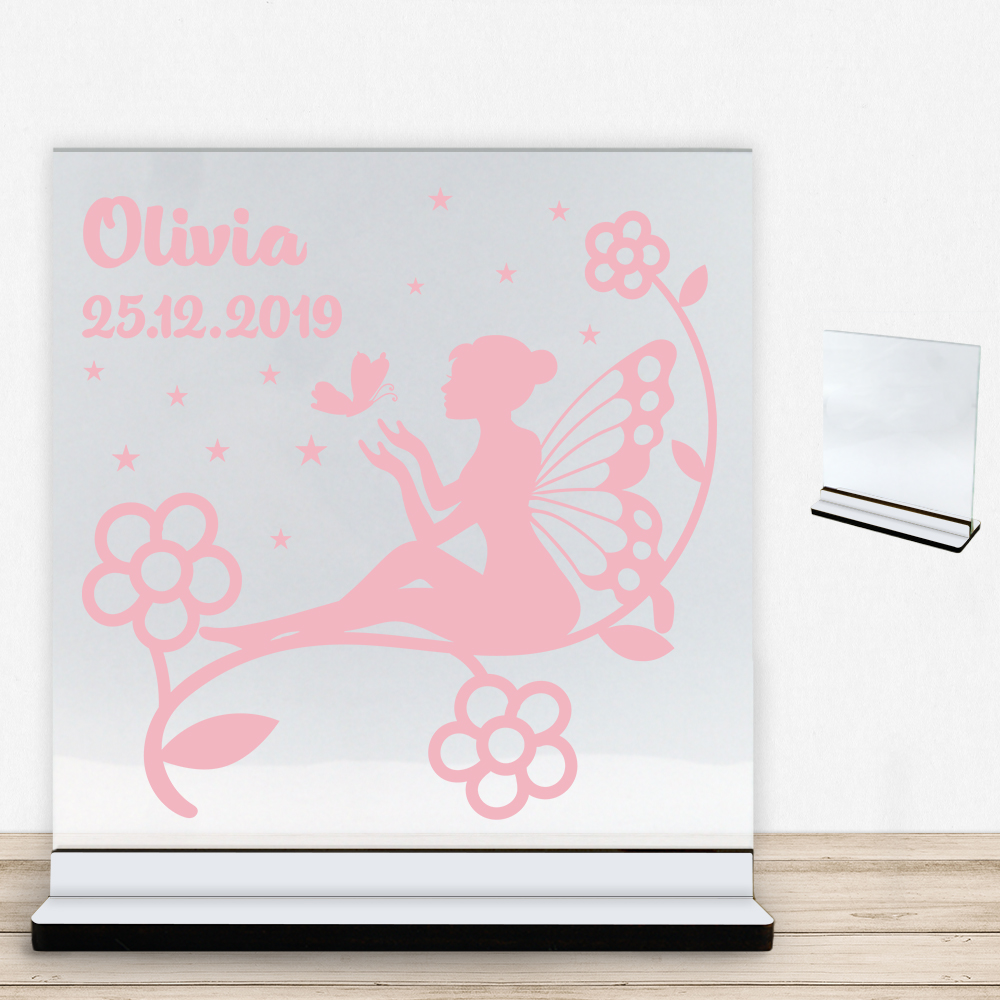 Flowering Fairy design 8 m. eget navn & dato | Glasskilt inkl. fod med farvet overflade