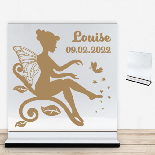 Flowering Fairy design 11 m. eget navn & dato | Glasskilt inkl. fod med farvet overflade