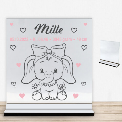Den lille elefant #1 m. fødselsdata | Glasskilt inkl. fod med farvet overflade
