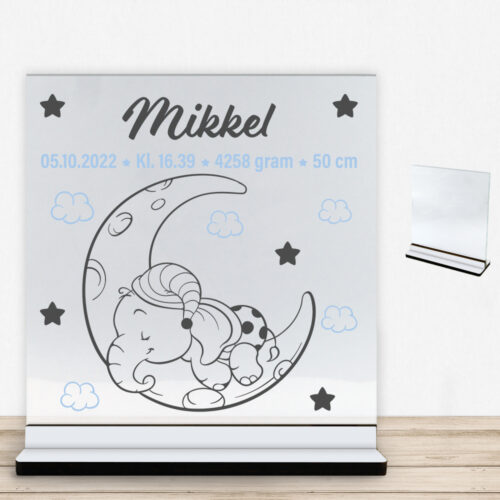 Den lille elefant #7 m. fødselsdata | Glasskilt inkl. fod med farvet overflade