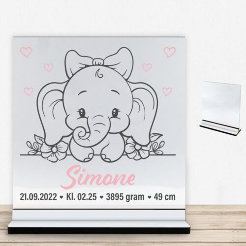 Den lille elefant #9 m. fødselsdata | Glasskilt inkl. fod med farvet overflade