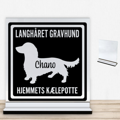MyPets Langhåret Gravhund | Glasskilt inkl. fod med farvet overflade