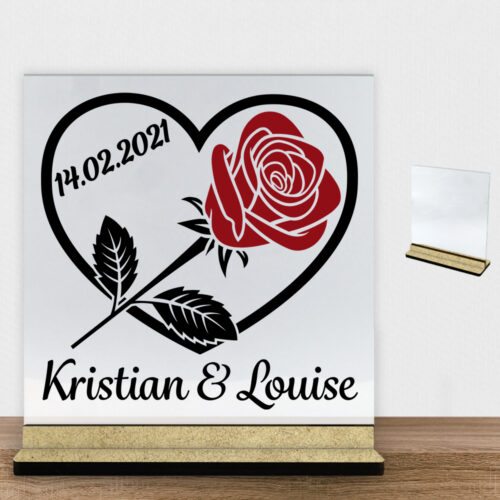 Hjerte m. rose design 1 | Glasskilt inkl. fod (træfiber)