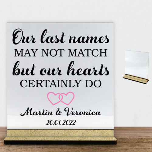Our last names... | Glasskilt inkl. fod (træfiber)