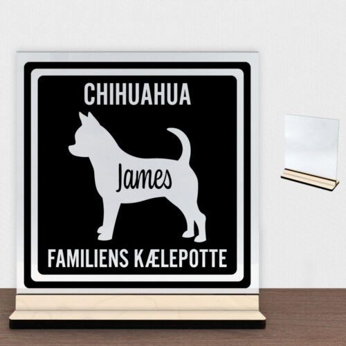 MyPets Chihuahua (korthåret) | Glasskilt inkl. fod (poppel krydsfinér)