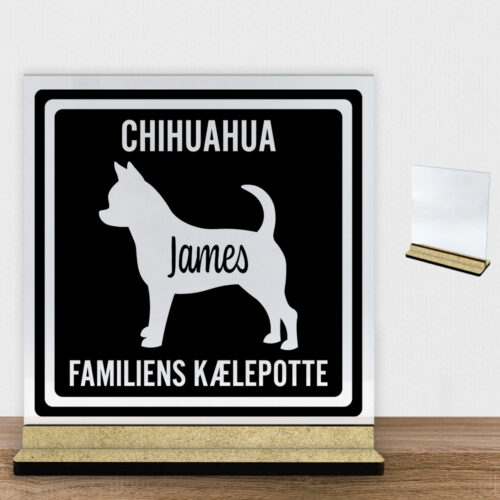 MyPets Chihuahua (korthåret) | Glasskilt inkl. fod (træfiber)