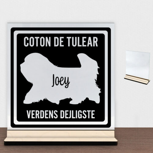 MyPets Coton de Tulear | Glasskilt inkl. fod (poppel krydsfinér)