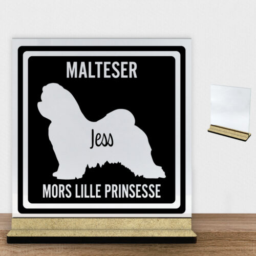 MyPets Malteser | Glasskilt inkl. fod (træfiber)