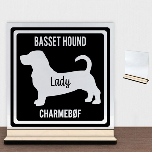 MyPets Basset Hound | Glasskilt inkl. fod (poppel krydsfinér)