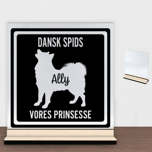 MyPets Dansk Spids | Glasskilt inkl. fod (poppel krydsfinér)