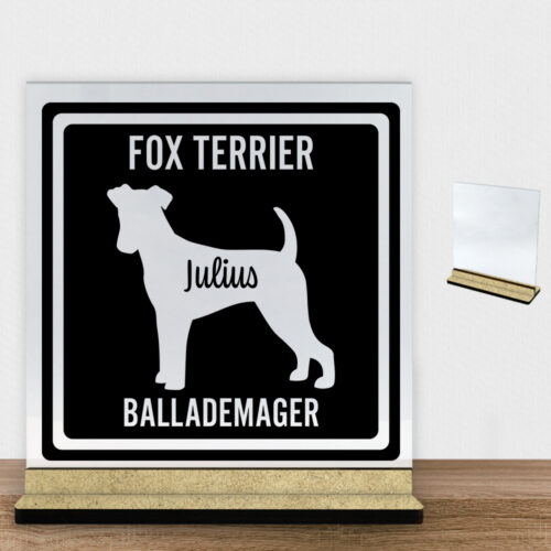 MyPets Fox Terrier (glathåret) | Glasskilt inkl. fod (træfiber)