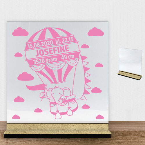 Elefant i luftballon m. fødselsdata | Glasskilt inkl. fod (træfiber)