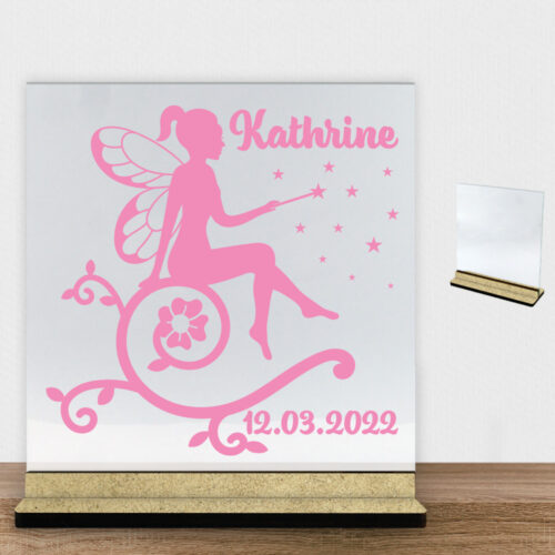 Flowering Fairy design 10 m. eget navn & dato | Glasskilt inkl. fod (træfiber)