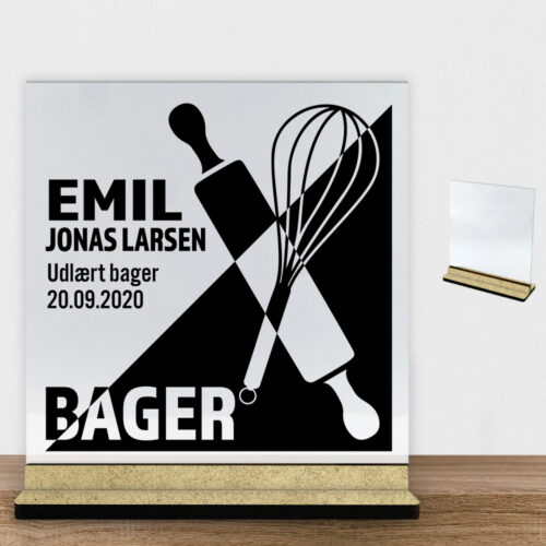 Udlært bager design 1 | Glasskilt inkl. fod (træfiber)