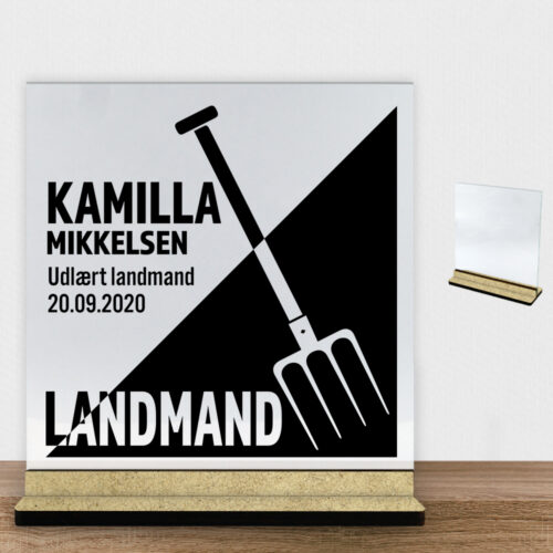 Udlært landmand design 1 | Glasskilt inkl. fod (træfiber)