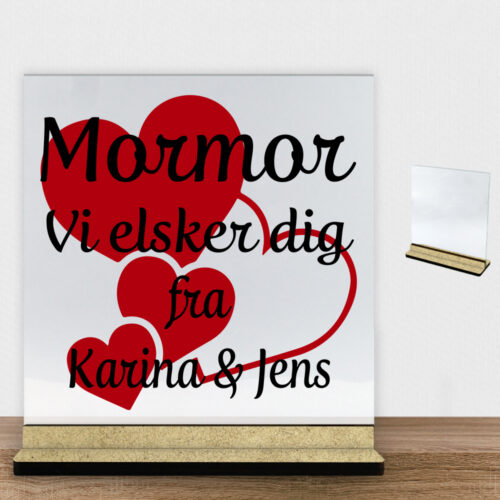 Alternative view of Mormor jeg elsker dig m. hjerter | Glasskilt inkl. fod (træfiber)