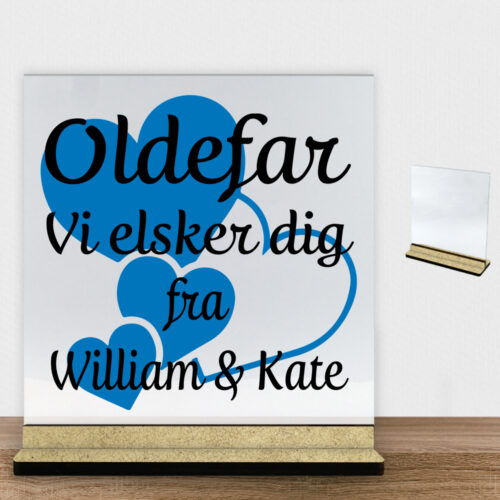 Alternative view of Oldefar jeg elsker dig m. hjerter | Glasskilt inkl. fod (træfiber)