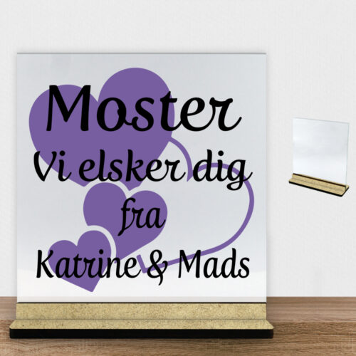 Alternative view of Moster jeg elsker dig m. hjerter | Glasskilt inkl. fod (træfiber)