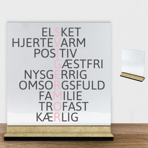 Svigermor #1 | Glasskilt inkl. fod (træfiber)