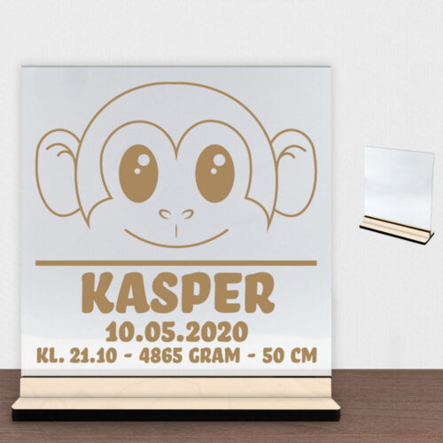 Aben Alfred m. fødselsdata | Glasskilt inkl. fod (poppel krydsfinér)