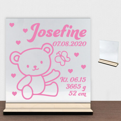 Bamsen Bimmer m. fødselsdata | Glasskilt inkl. fod (poppel krydsfinér)