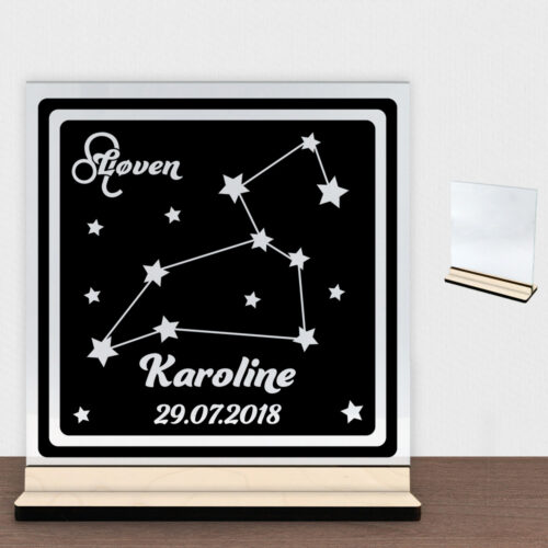 Stjernetegn "look at the stars" - Løven | Glasskilt inkl. fod (poppel krydsfinér)