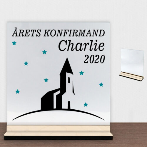 Konfirmation design 16 | Glasskilt inkl. fod (poppel krydsfinér)