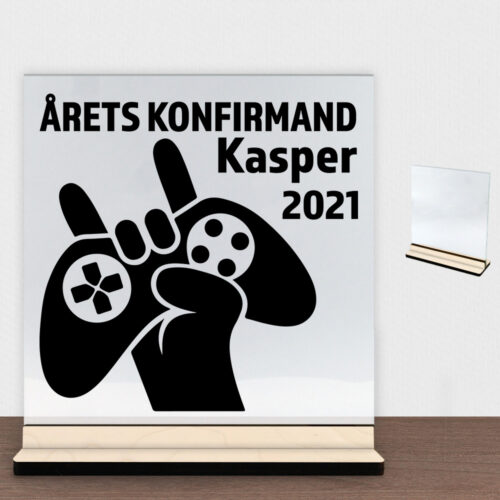 Konfirmation design 23 | Glasskilt inkl. fod (poppel krydsfinér)