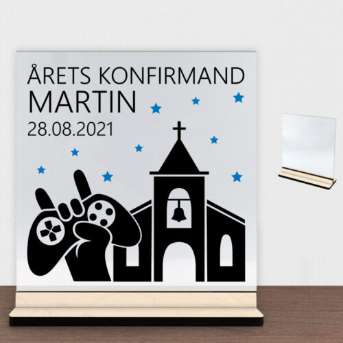 Konfirmation design 26 | Glasskilt inkl. fod (poppel krydsfinér)