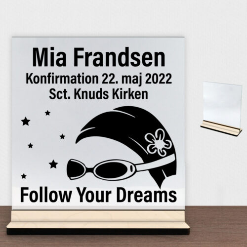 Konfirmation design 31 | Glasskilt inkl. fod (poppel krydsfinér)
