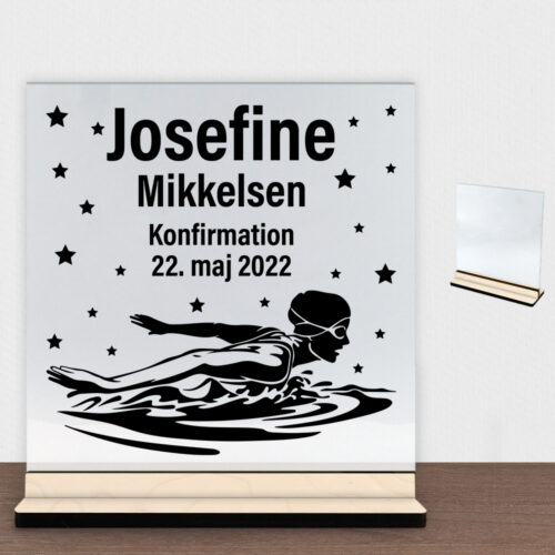 Konfirmation design 33 | Glasskilt inkl. fod (poppel krydsfinér)