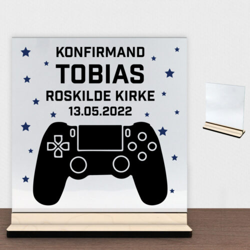 Konfirmation design 37 | Glasskilt inkl. fod (poppel krydsfinér)