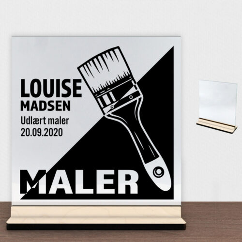 Udlært maler design 1 | Glasskilt inkl. fod (poppel krydsfinér)