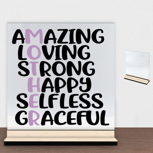 Mom definition #1 | Glasskilt inkl. fod (poppel krydsfinér)