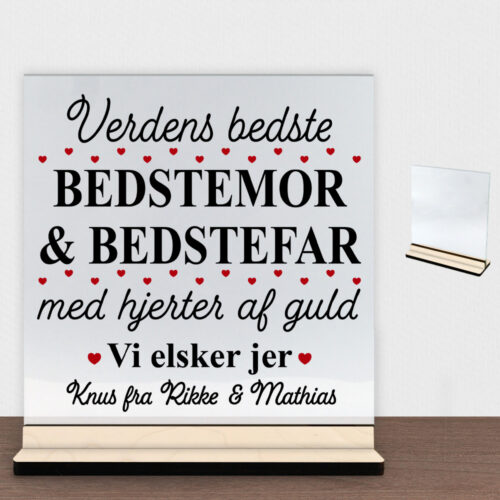 Alternative view of Verdens bedste bedstemor & bedstefar #1 | Glasskilt inkl. fod (poppel krydsfinér)